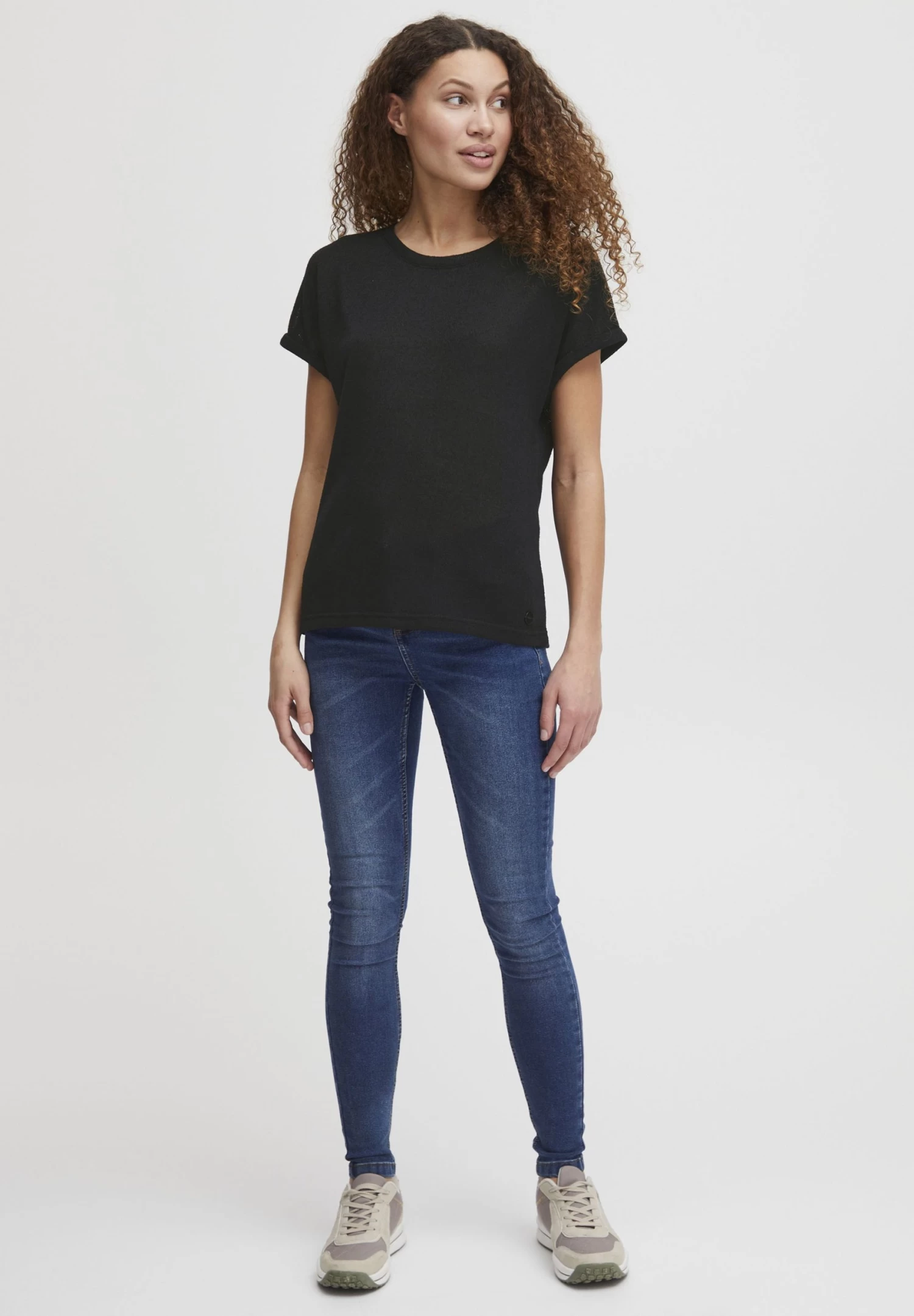 OXMO Oxkatie - Camiseta Básica - Black 2 OXMO Oxkatie - Camiseta Básica - Black - Imagen 2