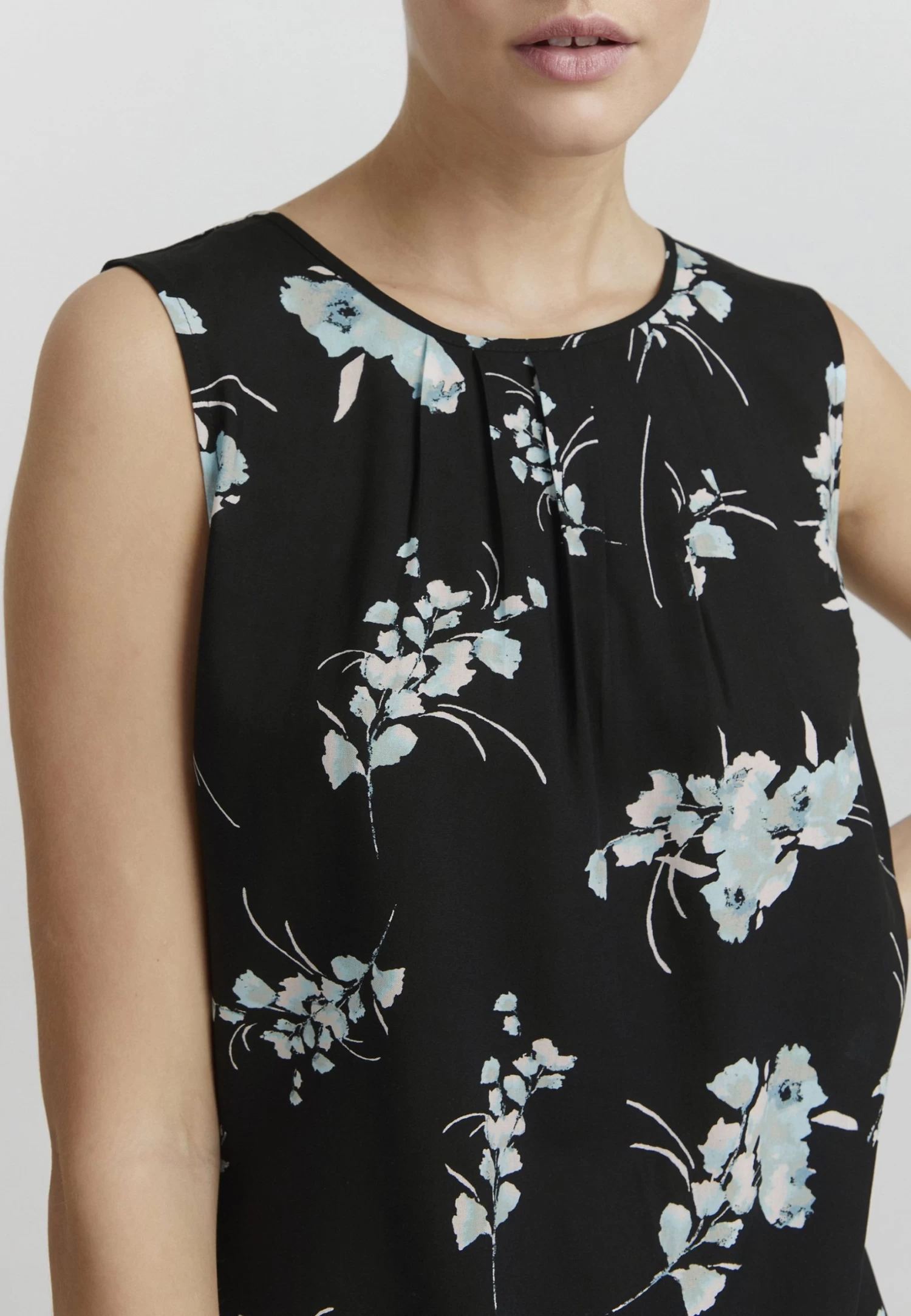 OXMO Esja - Blusa - Black Mix 4 OXMO Esja - Blusa - Black Mix - Imagen 4